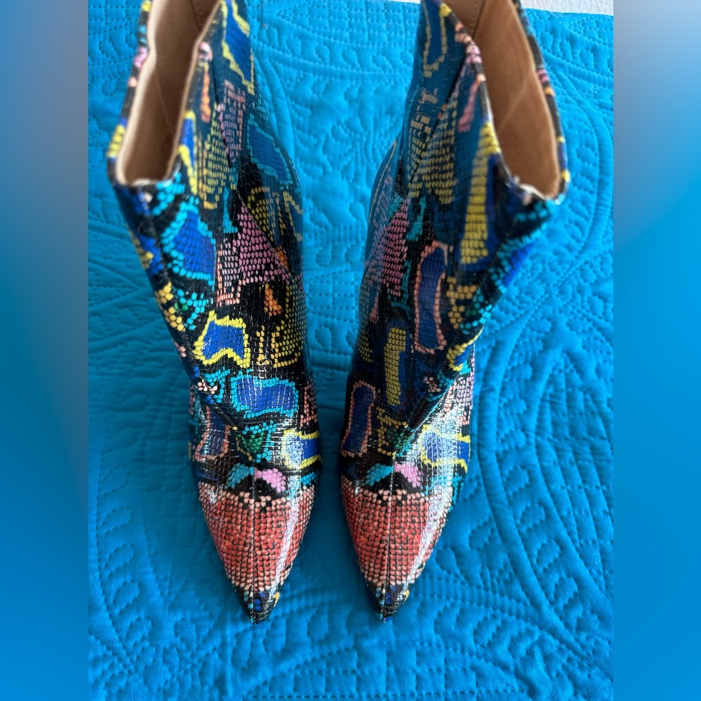 New, Without Box - Steve Madden Halena Faux Snake Booties